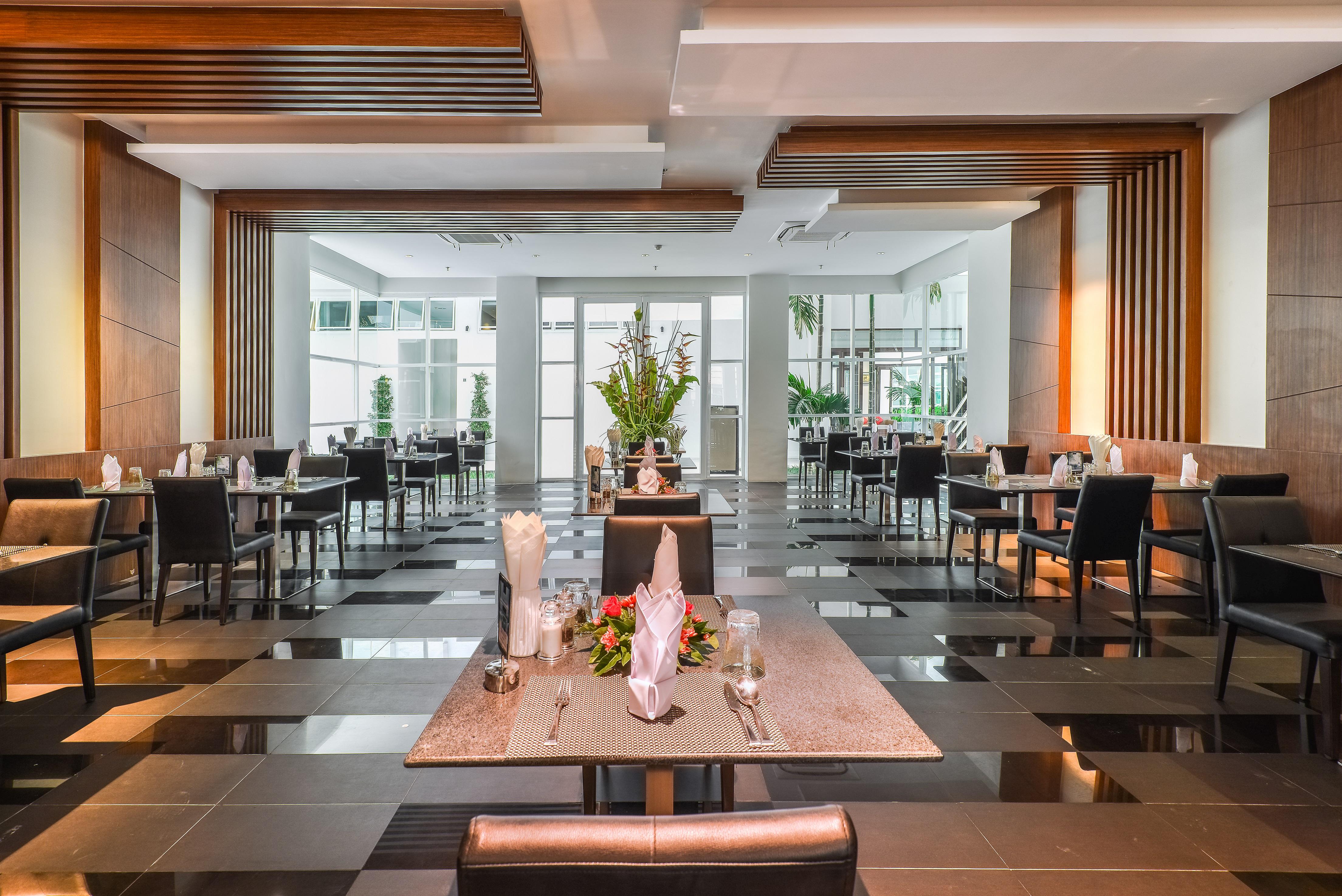 Fishermens Harbour Urban Resort - Sha Extra Plus Patong Luaran gambar